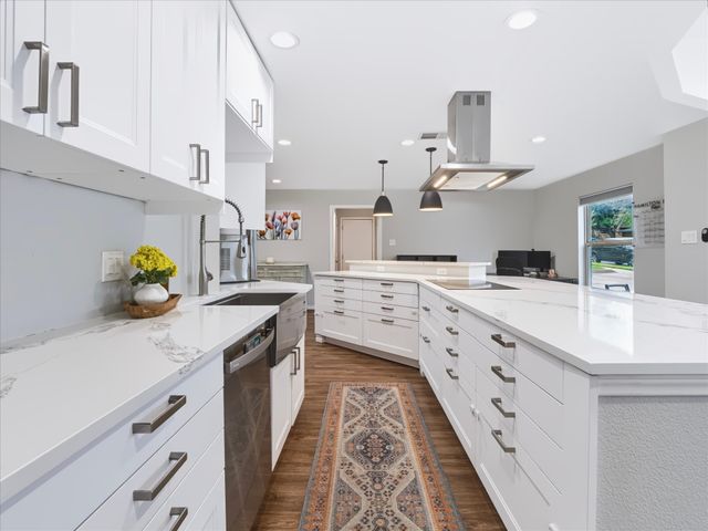 3313 Bobwhite Drive, Bedford, TX 76021