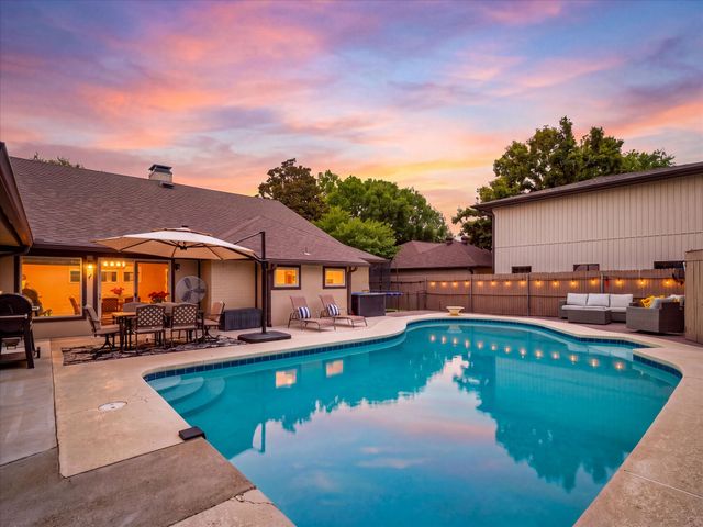 3313 Bobwhite Drive, Bedford, TX 76021