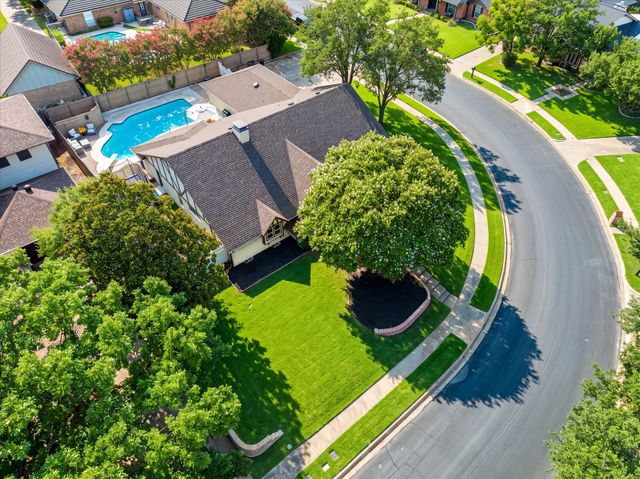 3313 Bobwhite Drive, Bedford, TX 76021