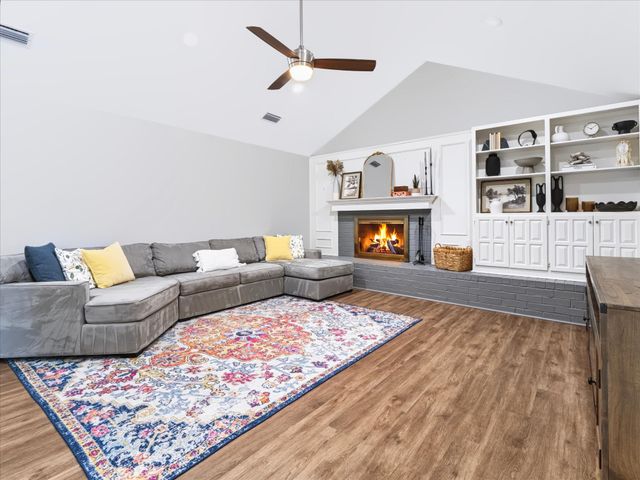 3313 Bobwhite Drive, Bedford, TX 76021