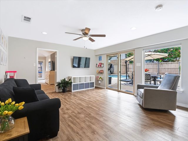 3313 Bobwhite Drive, Bedford, TX 76021