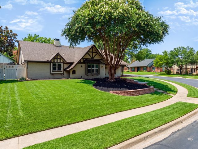 3313 Bobwhite Drive, Bedford, TX 76021