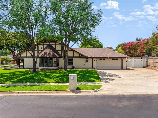 3313 Bobwhite Drive, Bedford, TX 76021