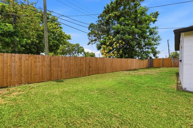8952 NARCISSUS AVENUE, Seminole, FL 33777