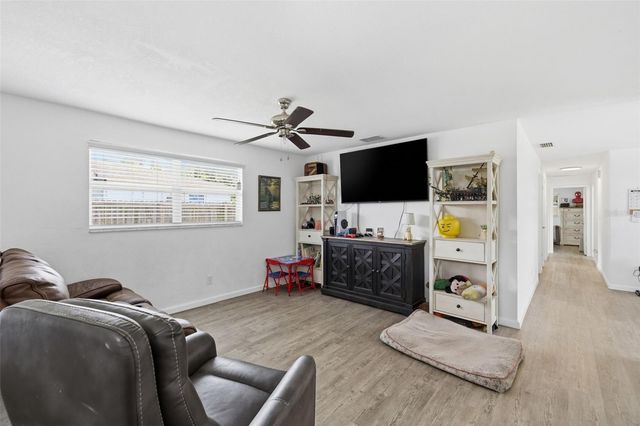 8952 NARCISSUS AVENUE, Seminole, FL 33777