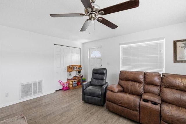 8952 NARCISSUS AVENUE, Seminole, FL 33777