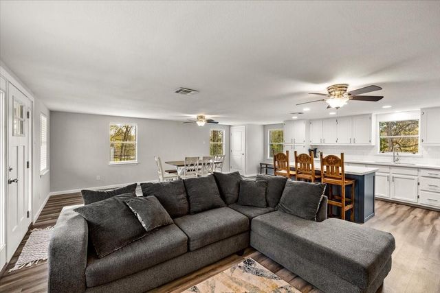 7908 Pin Oak Road, Alvin, TX 77511