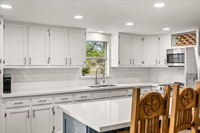 7908 Pin Oak Road, Alvin, TX 77511