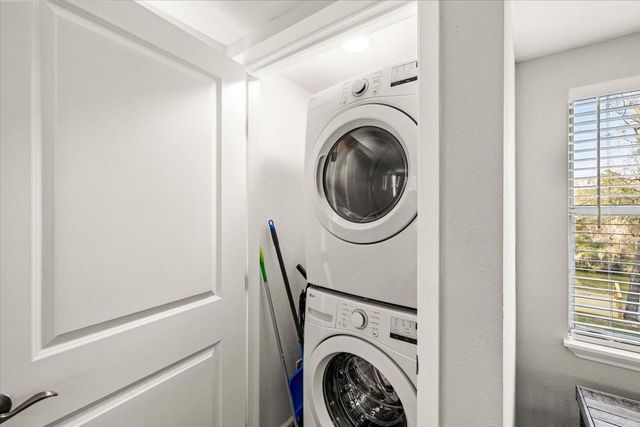 7908 Pin Oak Road, Alvin, TX 77511