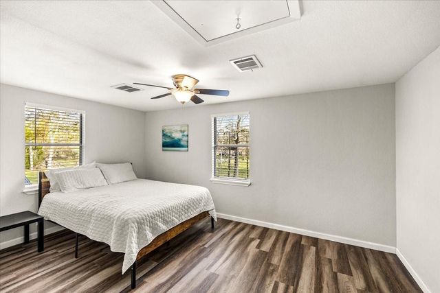 7908 Pin Oak Road, Alvin, TX 77511