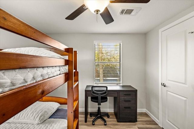 7908 Pin Oak Road, Alvin, TX 77511