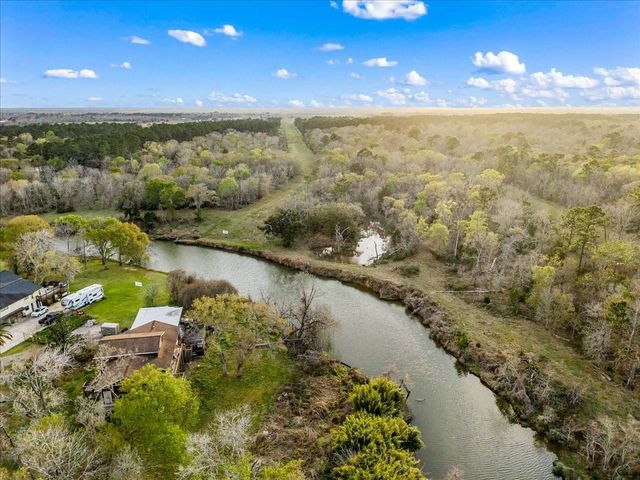 7908 Pin Oak Road, Alvin, TX 77511