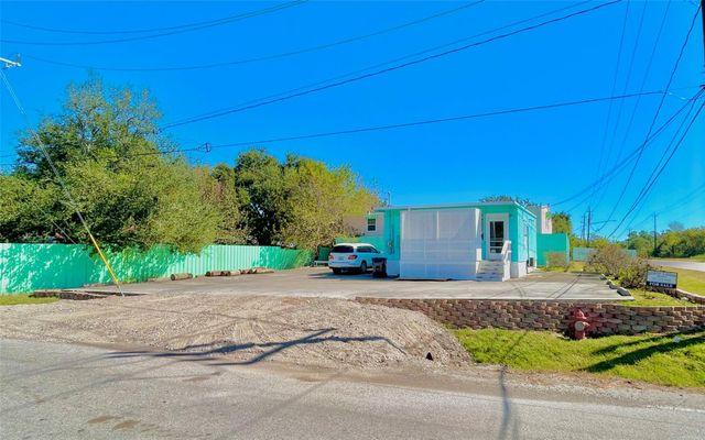 927 27th Street, San Leon, TX 77539