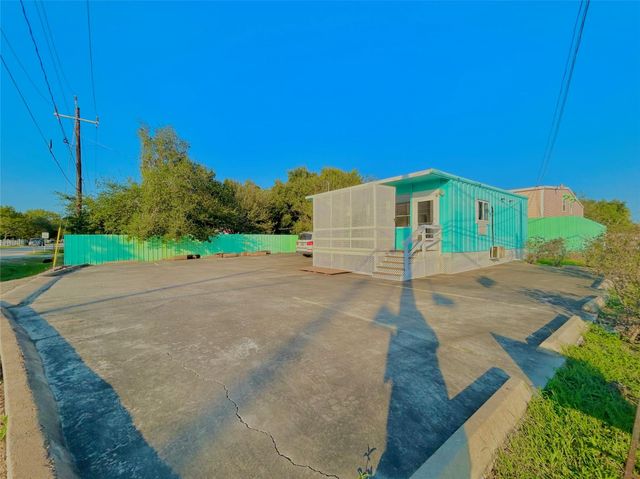 927 27th Street, San Leon, TX 77539