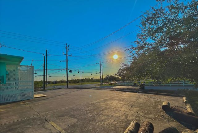 927 27th Street, San Leon, TX 77539