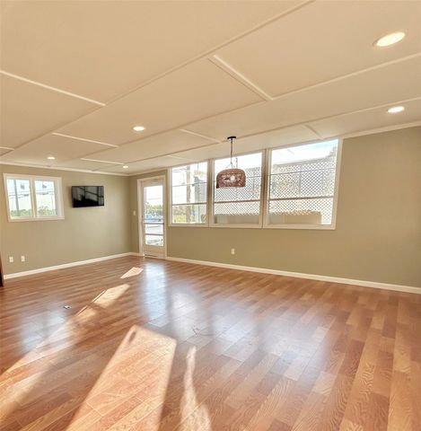 927 27th Street, San Leon, TX 77539