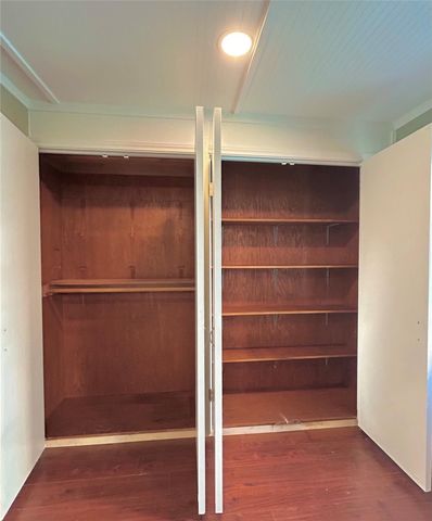 927 27th Street, San Leon, TX 77539