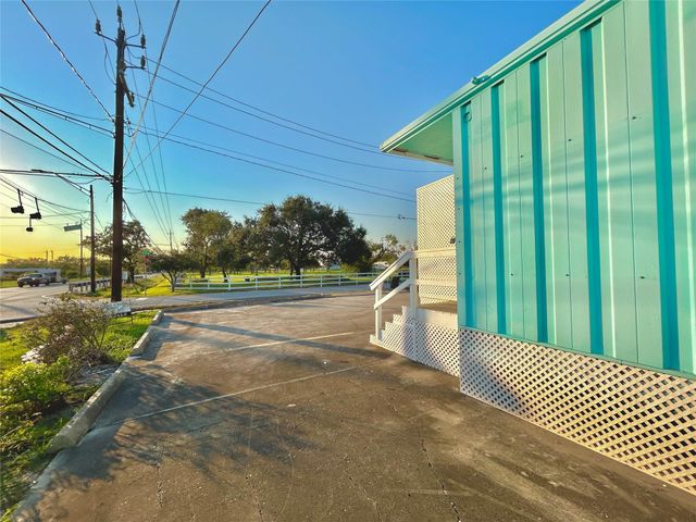 927 27th Street, San Leon, TX 77539