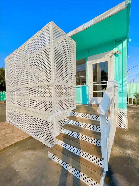 927 27th Street, San Leon, TX 77539