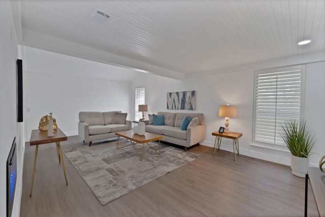 6928 Glen Hills Road, Richland Hills, TX 76118