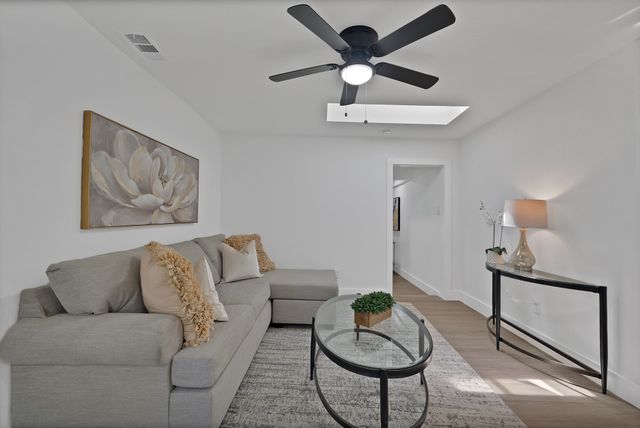 6928 Glen Hills Road, Richland Hills, TX 76118