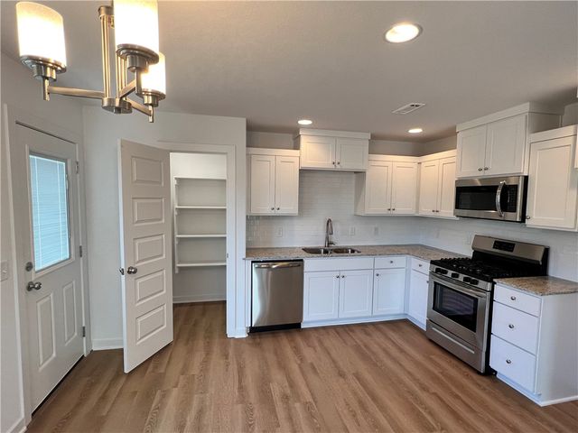 502 Cresswell Drive, Fayetteville, AR 72704