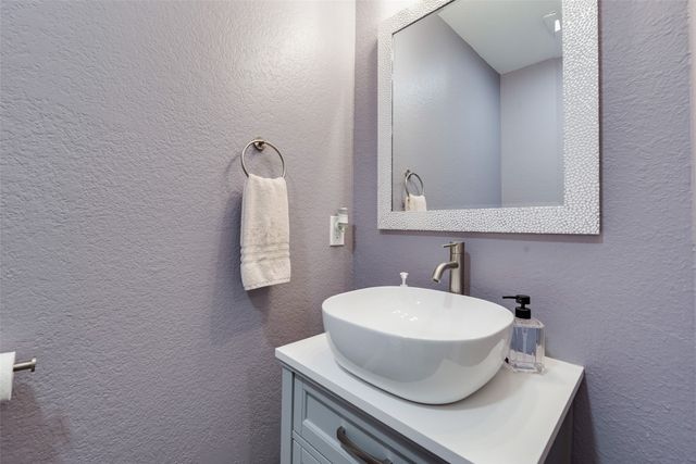 11709 Pheasant Creek Drive, Fort Worth, TX 76244