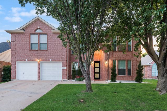 11709 Pheasant Creek Drive, Fort Worth, TX 76244