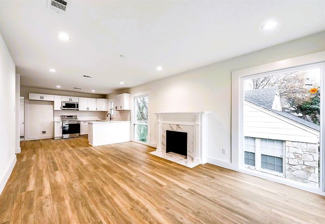 1411 Arborvitae Avenue, Dallas, TX 75224