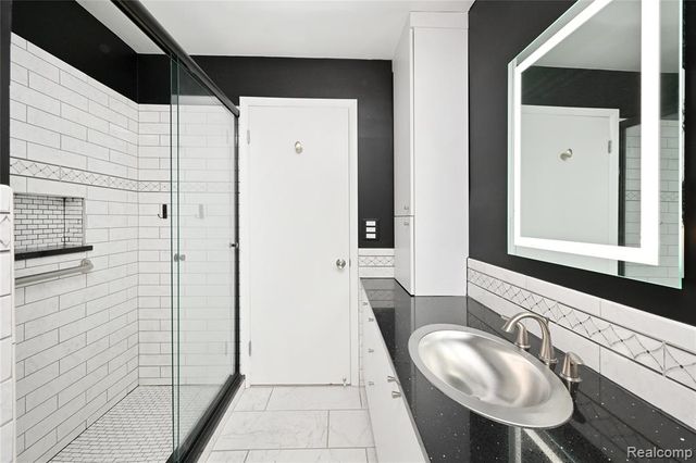 2820 Woodslee Drive 410, Royal Oak, MI 48073