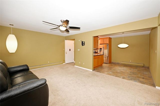 2820 Woodslee Drive 410, Royal Oak, MI 48073