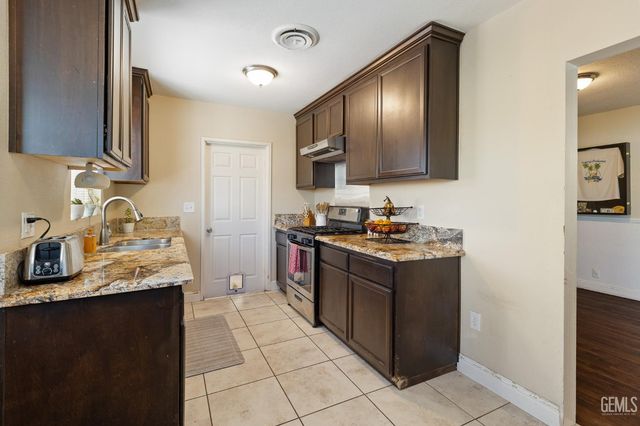 503 Ray Street, Bakersfield, CA 93308