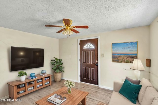 1005 Drive D, Knoxville, TN 37920