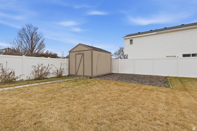 2329 W 1680 N, Clinton, UT 84015