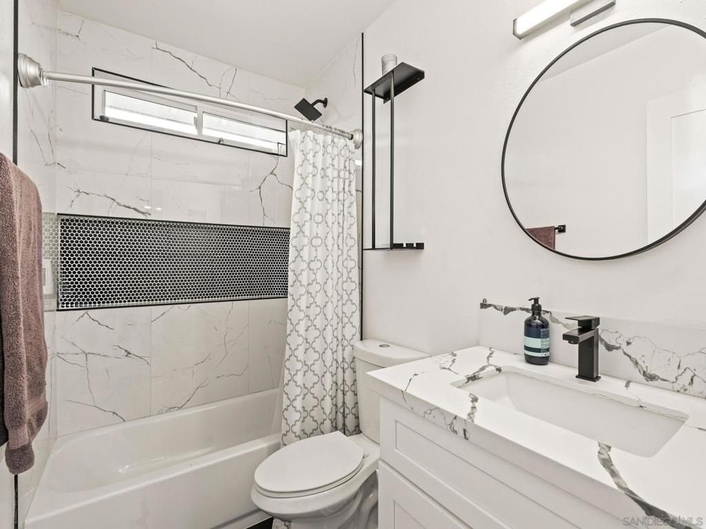 Image 10 of property listing at 10252 Santana Street, Santee, CA 92071
