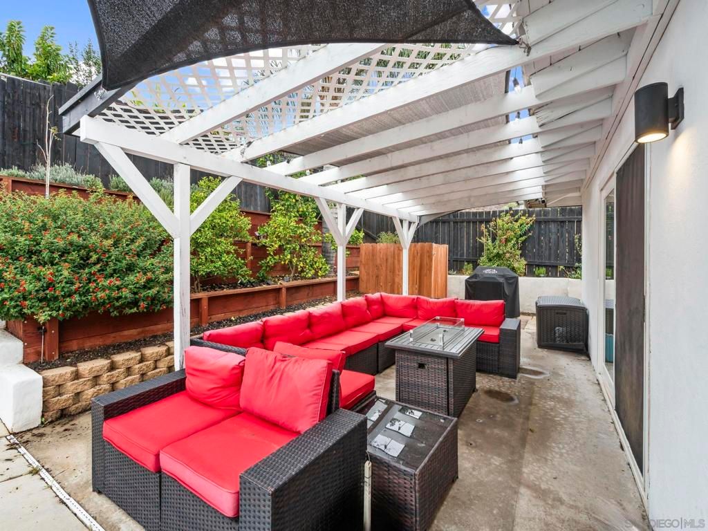 Image 16 of property listing at 10252 Santana Street, Santee, CA 92071