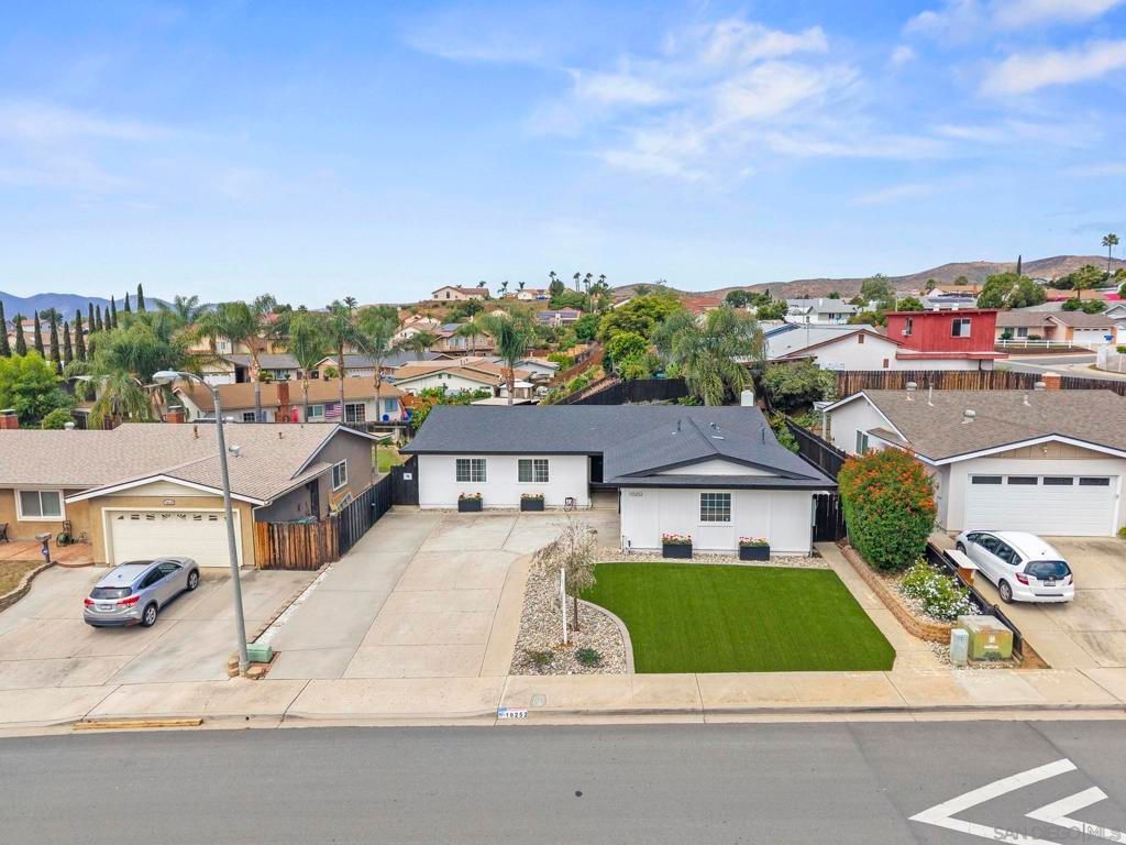 Image 4 of property listing at 10252 Santana Street, Santee, CA 92071