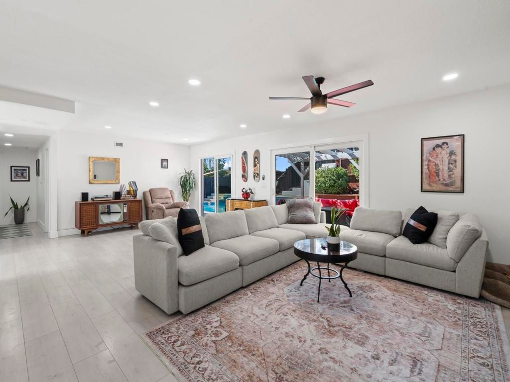 Image 5 of property listing at 10252 Santana Street, Santee, CA 92071