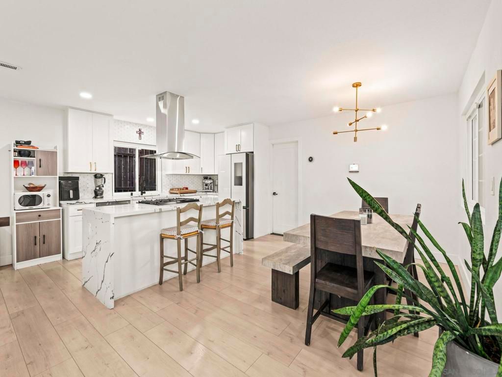 Image 6 of property listing at 10252 Santana Street, Santee, CA 92071