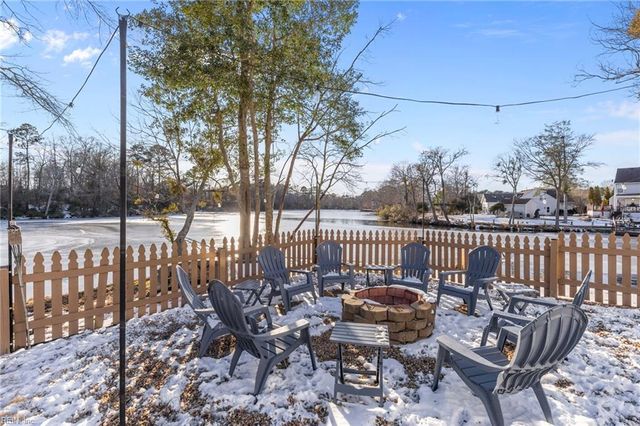 404 Adorn CT, Suffolk, VA 23434