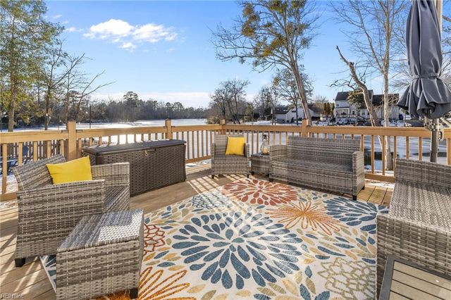 404 Adorn CT, Suffolk, VA 23434