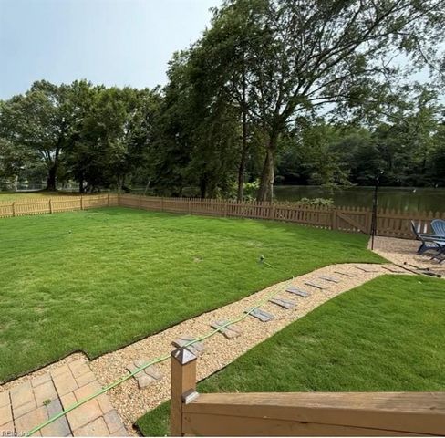 404 Adorn CT, Suffolk, VA 23434