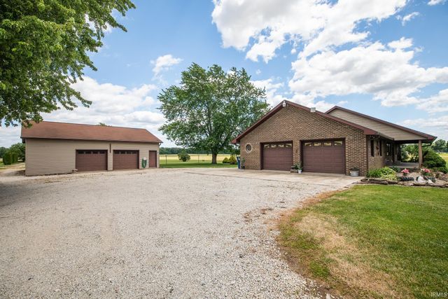 10787 N 300 W, Huntington, IN 46750