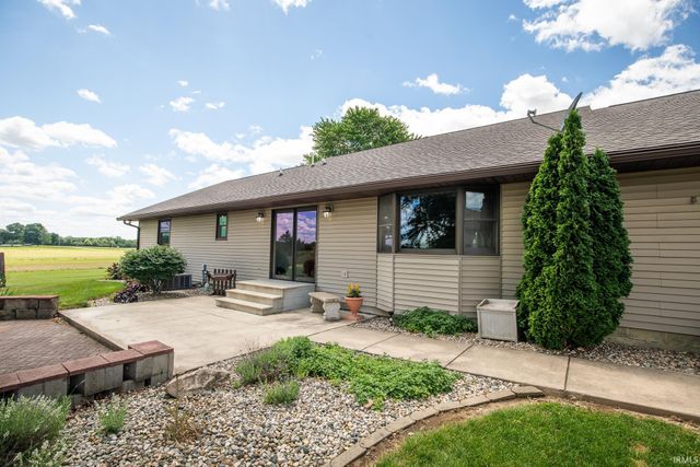 10787 N 300 W, Huntington, IN 46750