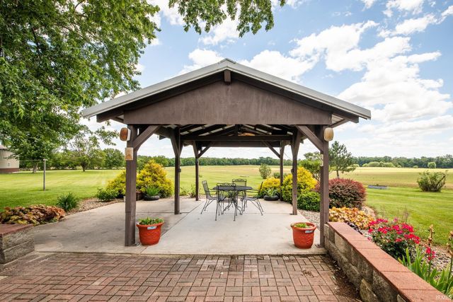 10787 N 300 W, Huntington, IN 46750