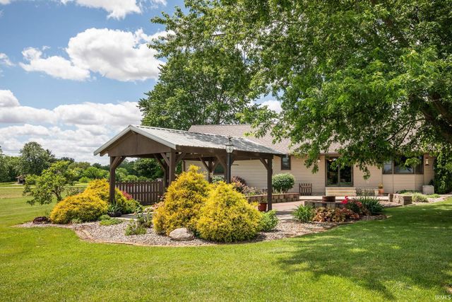 10787 N 300 W, Huntington, IN 46750