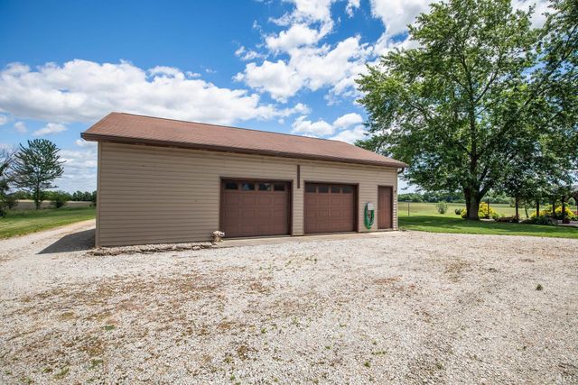 10787 N 300 W, Huntington, IN 46750