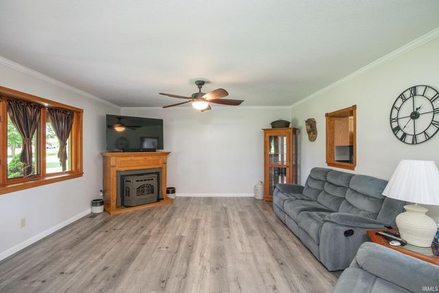 10787 N 300 W, Huntington, IN 46750