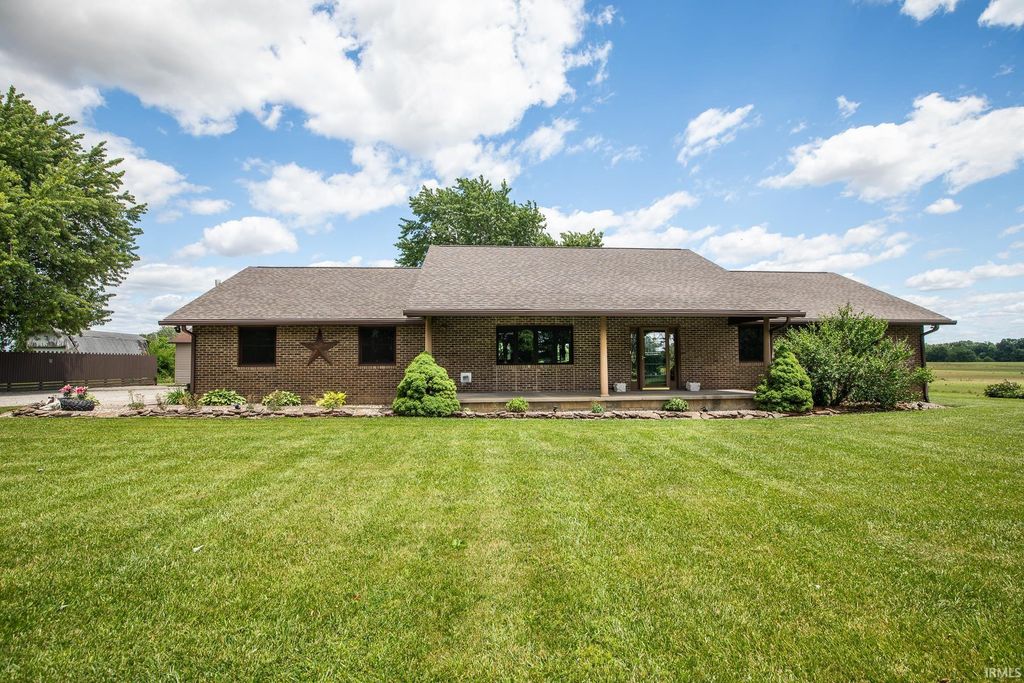 10787 N 300 W, Huntington, IN 46750