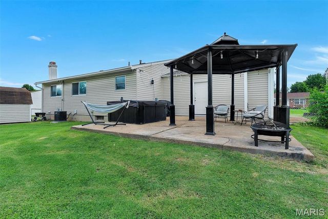 3256 Janton Lane, St Charles, MO 63301